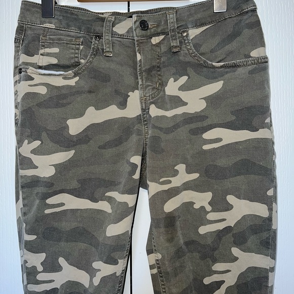 Silver Beau High Rise Slim Camo Pants - Picture 3 of 10